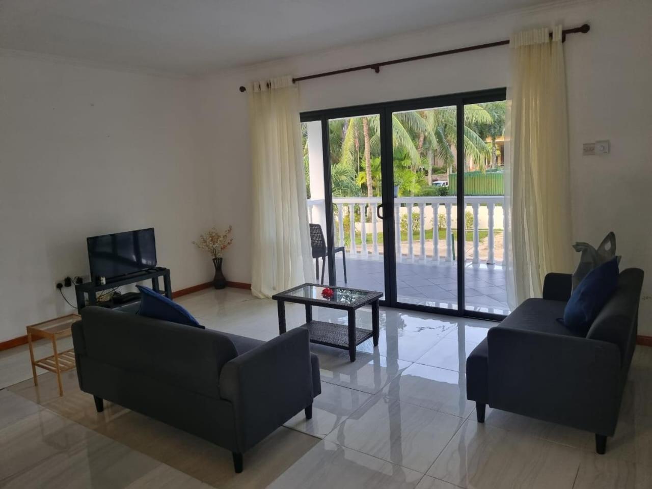 Les Forbans Selfcatering Apartment ทาคามาคา ภายนอก รูปภาพ